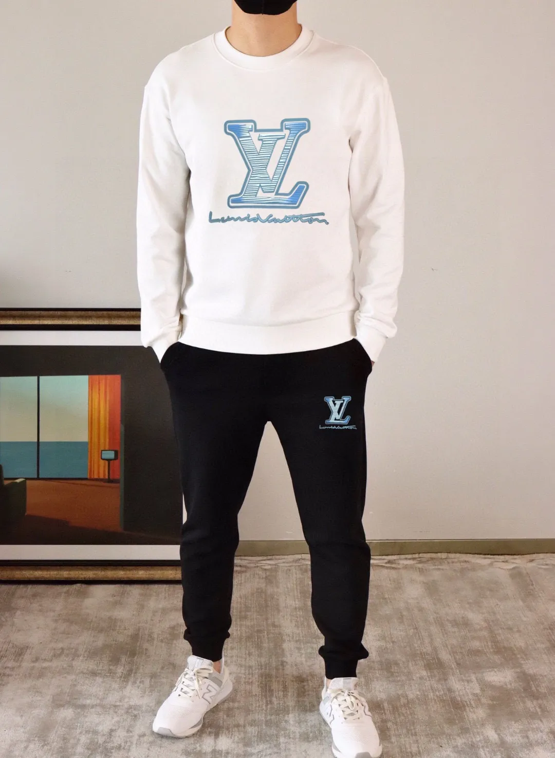 🅿️380 [LV Louis Vuitton] (Fat Man Gospel) hot-selling suit is coming. Focus on the original version of the official website. 2025 new hot-selling sweatshirt suit. The original order is hard to buy🇭🇰. It is the meticulous work of top designers for a fitting and perfect upper body effect. All-natural high-quality Roman cotton 100%, close-fitting comfort, noble and elegant! Original hardware embodies elegance and nobility! Counter size: M-5XL (maximum wear up to 220 pounds)